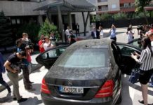 Spasovski: You want 500 euros salary? But look how dirty this car is!
