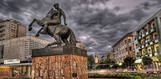 Macedonians boycott high Grocery Prices by avoiding Food Stores